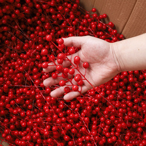 Branche artificielle de baies rouges Kch, 12 têtes, fruits porte-bonheur en plastique, décoration de Noël et du Festival Qixi - Product Image 2