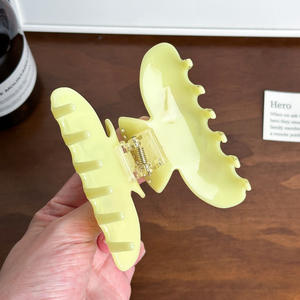 Pinzas para el Cabello Hechas a Mano Sweet Bee para Mujer, Elegantes Accesorios para el Cabello con Forma de Flor de Tiburón Rosa, Decoración Elegante para el Cabello con Pedrería y Acrílico - Product Image 6