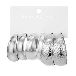 여성의 트렌디 한 골드 도금 펑크 합금 청키 큰 원형 귀걸이 세트 새로운 인기있는 중공 문 후프 귀걸이 - Product Image 6