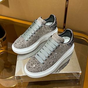 Nouvelles Chaussures de Marche Légères et Élégantes Cloud Sneakers 2026 pour Hommes et Femmes – Vente en Gros Personnalisée - Product Image 2