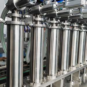 Machine de remplissage d'huile moteur automatique Machine de remplissage de bouteilles d'antigel de liquide de frein d'huile moteur - Product Image 3