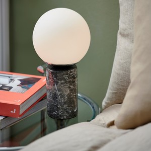Lampe de table minimaliste à LED, base d'ampoule E27, commande par interrupteur, pour salon, chambre à coucher, bureau, décoration de style nordique - Product Image 1