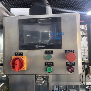 Máquina de llenado de líquidos completamente automática, 8 cabezales, Control PLC, líneas de producción de botellas fijas de acero inoxidable 316L para <span class=keywords><strong>agua</strong></span> de alimentos - Product Image 2