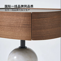 Table de chevet minimaliste italienne de designer en bois massif, cuir de selle et marbre de luxe pour chambre à coucher