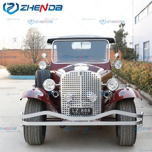 Transporte Especializado de Auto Clásico Rojo con Techo Blanco, Vehículo Retro Vintage en Venta - Product Image 5