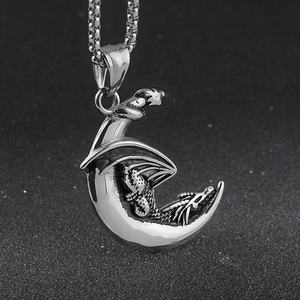 Bijoux Punk Nouveau Style Acier Inoxydable Collier Pendentif Lune Dragon Volant Tendance Mode - Product Image 1