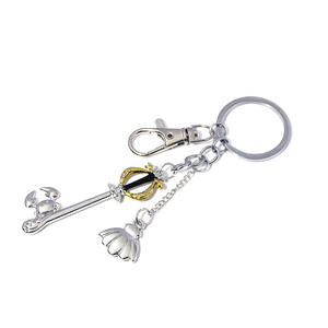 Offres Spéciales <span class=keywords><strong>Kingdom</strong></span> <span class=keywords><strong>Hearts</strong></span> Porte-clés Anime Accessoires Arme Porte-clés en métal Pendentif en métal Porte-clés - Product Image 3