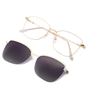Gafas polarizadas magnéticas con clip, montura <span class=keywords><strong>de</strong></span> Metal a la moda, gafas antiluz azul, gafas 2 en 1 con <span class=keywords><strong>lentes</strong></span> <span class=keywords><strong>de</strong></span> gafas <span class=keywords><strong>de</strong></span> sol <span class=keywords><strong>de</strong></span> 1 pieza - Product Image 6