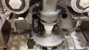 BNT-400A Nouvelle machine entièrement automatique en acier inoxydable 220V pour le remplissage de gâteaux, la fabrication de <span class=keywords><strong>mochi</strong></span>, la formage et l'enrobage - Product Image 5