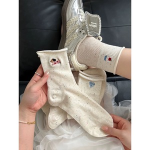 Calcetines de media pantorrilla para mujer, antiolor, absorbentes del sudor, con estampado de dibujos animados de anime, para jóvenes de 18 a 40 años - Product Image 1