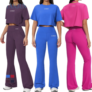 Ensemble 2 pièces de sport et yoga pour femme grande taille avec logo personnalisé, taille élastique, manches courtes amples et leggings évasés taille haute - Product Image 1