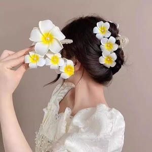 Pinces à cheveux fleuris style coréen, polyvalentes, taille moyenne, pinces requin pour femmes, accessoires de coiffure tendance et frais - Product Image 3