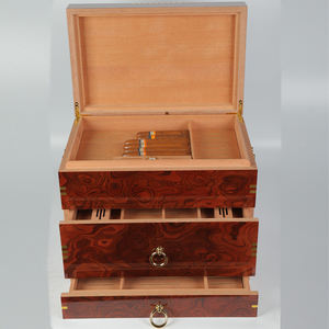 Humidor de bureau écologique avec logo personnalisé, boîte à cigares de luxe, vitrine en bois avec finition laquée, en cèdre et MDF - Product Image 2