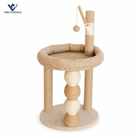 Griffoir multi-niveaux pour chat avec lit annulaire rembourré et tour à griffoir en sisal avec boule suspendue pour chats d'intérieur et chatons