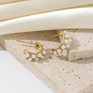 Pendientes de moda 2025 de acero inoxidable PVD 18K oro grueso redondo abierto brazalete Stud perla fresca medio círculo aro señoras CC pendientes - Product Image 3