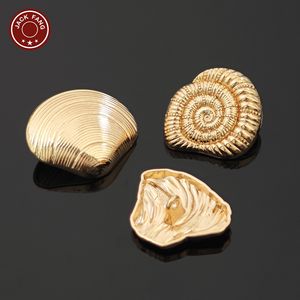 Boutons en métal de la marque Button Factory, formes irrégulières personnalisées, logo gravé, boutons décoratifs pour accessoires vestimentaires - Product Image 5