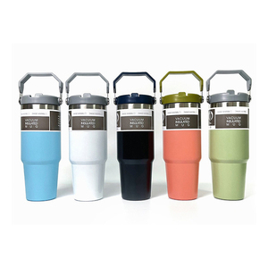 Tasse à café de voyage en acier inoxydable portable avec logo personnalisé 30 oz gobelet en paille à rabat avec poignée - Product Image 5