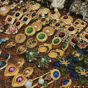 2024 नए आगमन फैशन गहने विंटेज डिजाइन लक्जरी इयररिंग्स महल लंबे टासल मोती के बालियां थोक - Product Image 1