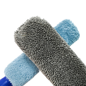 Brosse à roues de voiture en microfibre pour le nettoyage et l'élimination des taches avec des poils doux pour une utilisation sûre sur les surfaces des véhicules - Product Image 1