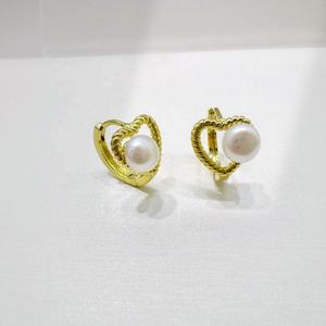 Pendientes geométricos de plata 925 personalizados, modernos, hipoalergénicos, para mujer, vintage, con perlas delicadas, estilo occidental, con baño de oro de 18k. - Product Image 5