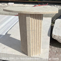 Table console sur mesure en travertin naturel cannelé, pièce d'appoint minimaliste pour couloir, idéale pour les projets d'aménagement intérieur de villas et d'hôtels