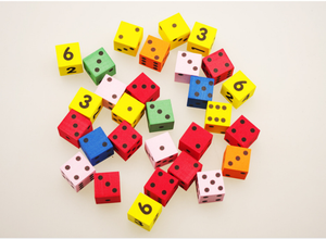 Cube en mousse EVA souple personnalisable carré de 2cm Blocs d'éponge colorés dés à pois pour jouets éducatifs - Product Image 3