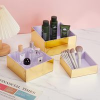 Présentoir en acrylique doré sur mesure pour la vente en gros directe en usine, idéal pour les bijoux, les sacs, les cosmétiques, la restauration et les desserts