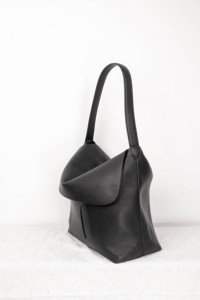 High Quality Women's Vintage Lady Candy Pattern <b>Black</b> Top-Grain Cowhide <b>Large</b> Capacity Single-Shoulder <b>Handbag</b> - Product Image 3