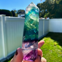 Vente en gros de pointes de fluorite arc-en-ciel naturelle polies, baguette de cristal de fluorite arc-en-ciel, obélisque pour la guérison énergétique et la décoration intérieure