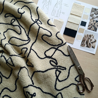 Tas Wanita Motif Daun Gulung Retro Putih di Latar Belakang Hitam, Berbahan Beludru Tebal, Aroma Segar, Gaya Musim Gugur-Dingin