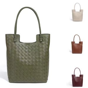 กระเป๋าโท้ทหนัง PU ทอสำหรับผู้หญิง ดีไซน์ใหม่ทันสมัย จุของได้เยอะ - Product Image 1