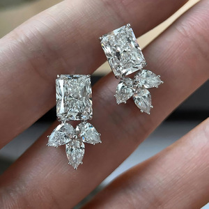 Orecchini a Perno Quadrati a Forma di Foglia per Donne, Design Elegante da Principessa, Accessori Delicati per Uso Quotidiano - Product Image 4