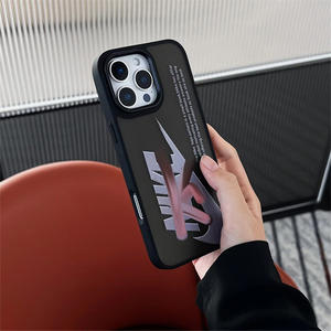 Funda Protectora para <span class=keywords><strong>iPhone</strong></span> 17 Air con Diseño de Zapatilla Deportiva, Carcasa Rígida con Acabado Mate y Sensación de Piel, Resistente a Impactos - Product Image 4