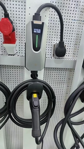 Station de recharge portable GBT Type1 Type2 pour véhicules à énergie nouvelle, 48A, 1P - Product Image 2