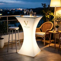Ensemble de meubles lumineux en plastique pour jardin, terrasse, événements, soirées, discothèques, hôtels, table, chaise, tabouret avec éclairage LED RGB