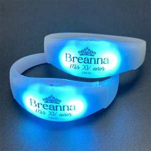 RGB OEM Logo Silicone <span class=keywords><strong>LED</strong></span> Dây đeo cổ tay nhấp nháy ánh sáng lên âm thanh kích hoạt <span class=keywords><strong>LED</strong></span> vòng đeo tay - Product Image 4
