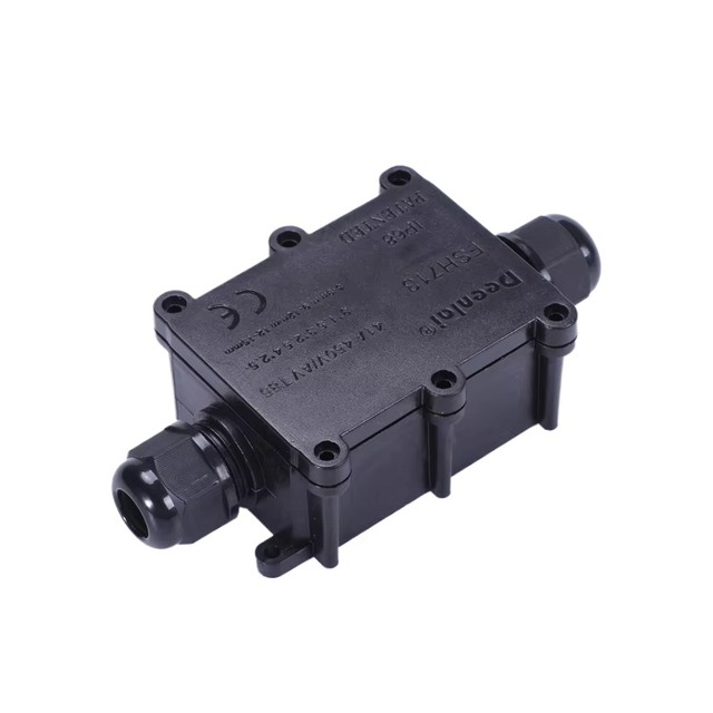 IP68 Waterproof Grade Two-Way Standard Electrical Junction Box for Street Lights Made of Durable PC Material