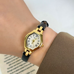 Reloj de Cuarzo con Esfera Dorada Romana, Estilo Vintage Francés, Correa de Cuero Negra Delgada, Resistente al Agua y Elegante para Cualquier Ocasión - Product Image 2