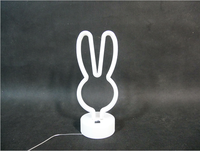 Offre Spéciale 28cm lapin de Pâques LED néons décoration intérieure colorée à piles avec tension d'entrée 5V corps en faux cuivre