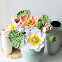 Nouveauté en stock : Lotus fait main au crochet avec feuilles et bourgeons pour la décoration intérieure, bouquet floral fini fait main, ornements de qualité supérieure