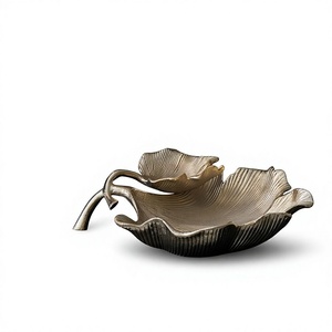 Cuenco de hoja de metal hecho a mano con diseño chino tradicional tallado para servir alimentos, cuencos de hoja personalizables hechos a mano, decoración del hogar - Product Image 1