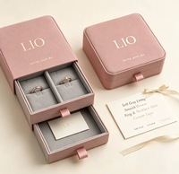 Boîtes à bijoux de luxe de petite taille avec insert en velours, logo personnalisé imprimé, emballage en carton premium pour bague, boucles d'oreilles et bracelet