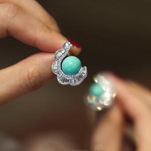 Pendientes de Plata de Ley S925 con Diseño de Encaje Ondulado Turquesa Romántico Francés, con Diamantes Completos, Diseño de Lujo de Alta Gama - Product Image 1