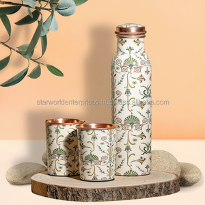 Ensemble de bouteilles et de tasses en cuivre artisanales | Verres ayurvédiques traditionnels de bien-être | Approvisionnement en vrac économique de l'Inde" - Product Image 1