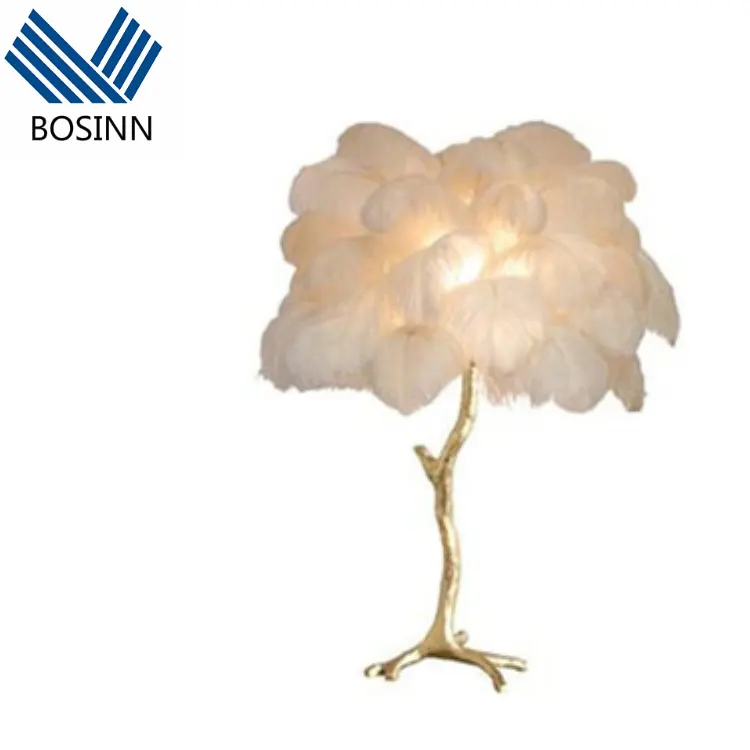 Настольная лампа с кисточками из страусиных перьев