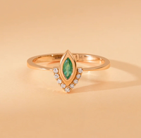 Anillos Modernos de Plata de Ley 925 con Baño de Oro de 18K y Esmeraldas Marquise de Alta Calidad