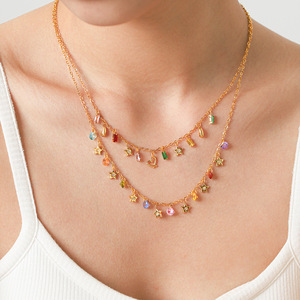 Collar con colgante de borlas en capas, pedrería multicolor, antideslustre, acero inoxidable chapado en oro de 18K, accesorios diarios para mujer - Product Image 1