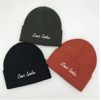 Bonnets en acrylique tricotés de haute qualité avec patch personnalisé sur le devant, logo brodé au dos, motif à pois camouflage pour le milieu professionnel