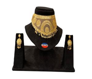 Ensemble de collier ras de cou en or plaqué exclusif pour femmes, design élégant et tendance, choix idéal pour les fêtes, les mariages et les événements - Product Image 3