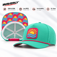 Casquette de golf personnalisée Performance avec patch PVC imprimé, dessous de casquette perforé au laser, couronne perforée, casquette ajustable à fermeture snapback